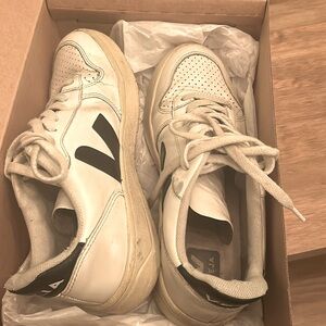 Veja tennis shoes